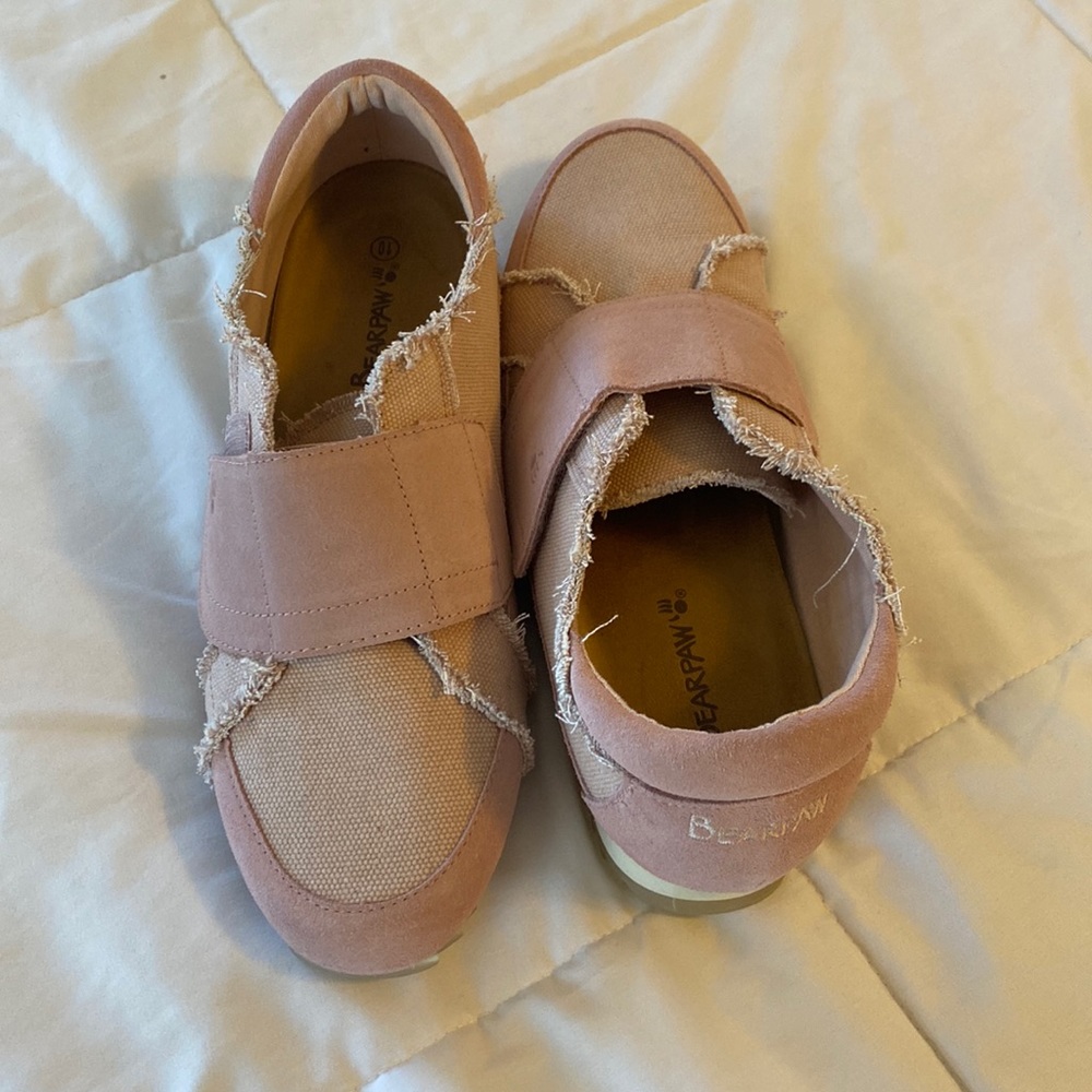 Bearpaw canvas slip on shoe